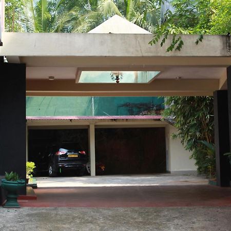 Wijaya Tourist Inn Warakapola ภายนอก รูปภาพ
